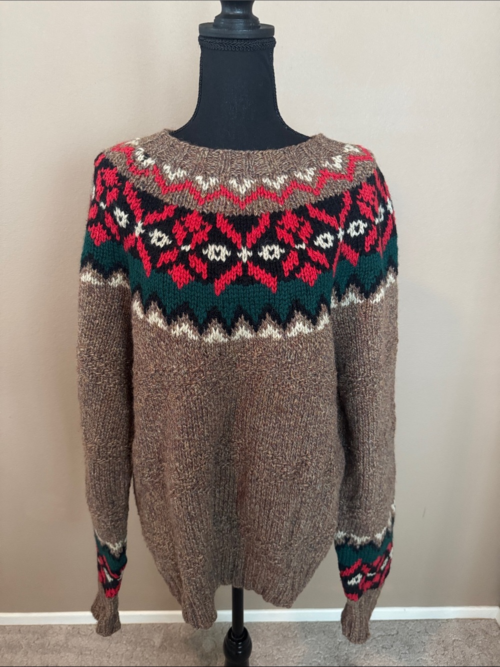 Cozy Brown Fair Isles Gap Crewneck Wool Sweater with Red & Green Yoke L